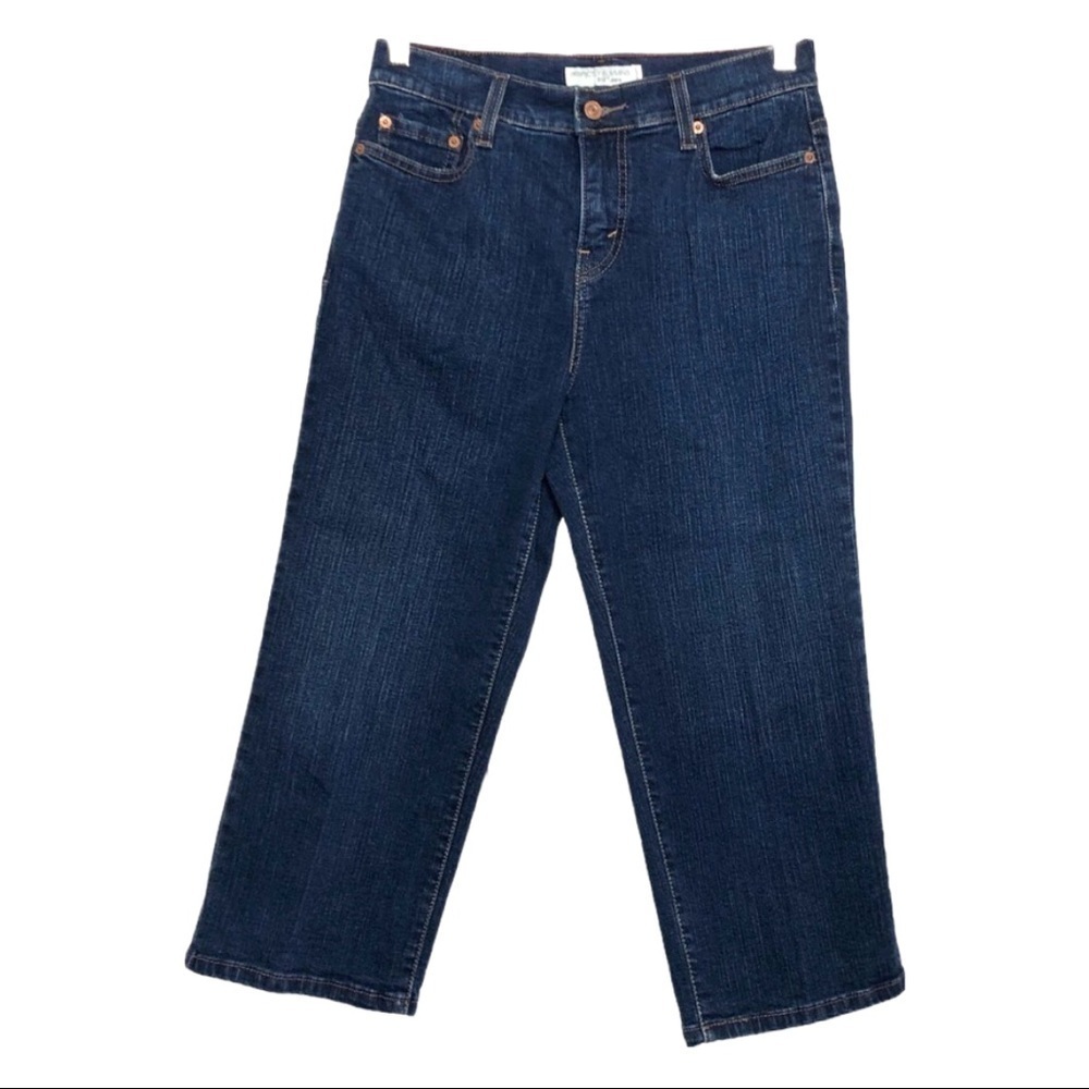 Levi’s 512 - mId-rise skinny cropped jeans in a dark wash denim - Size 8